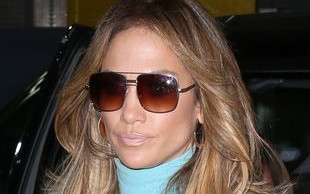 Wszystkiego lubi mieć DUŻO – facetów, biżuterii (FOTO)