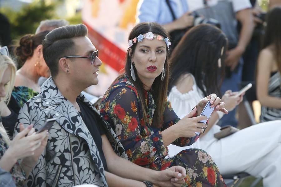 Gwiazdy na pokazie Patrycji Kujawy – Doda w żałobie