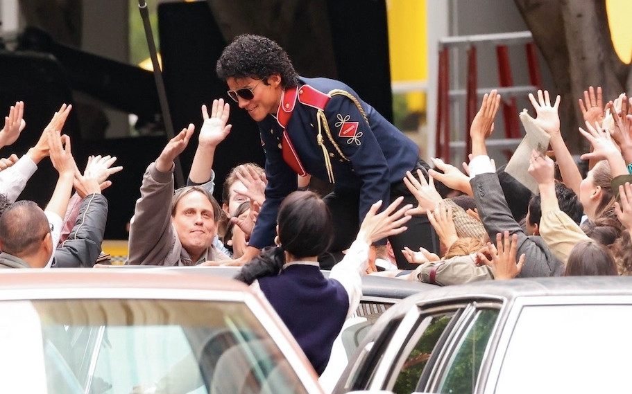 Są nowe zdjęcia z planu filmu o królu popu. To niesamowite, jak wygląda Jaafar Jackson