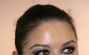 Czyja to (brzydka) dłoń? (FOTO)