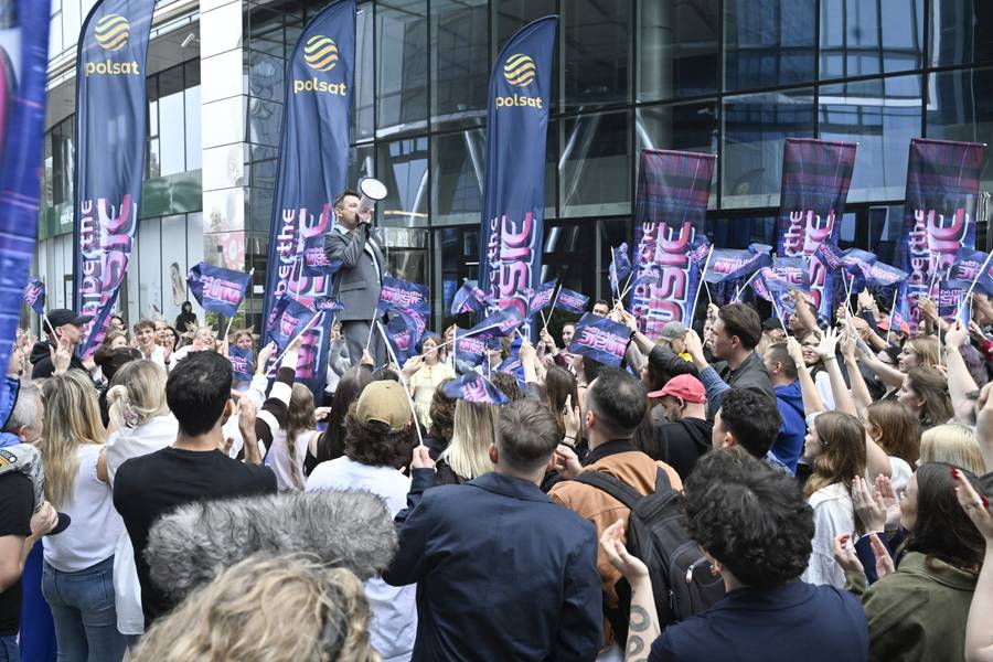 Kulisy wielkiego castingu do “Must Be The Music”! Maciej Rock przywitał TŁUMY nowych artystów