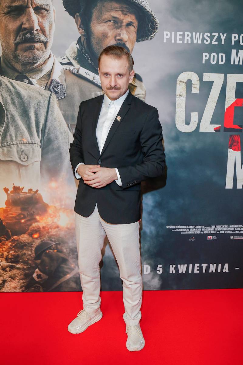 Premiera filmu “Czerwone maki”: Niezadowolona Helena Englert, Boczarska i Banasiuk, Maria Dębska…