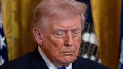 W środku nocy gruchnęły wieści o zdrowiu Trumpa. Zdjęcia obiegły świat