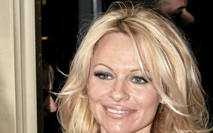Pamela Anderson w gorsecie (FOTO)