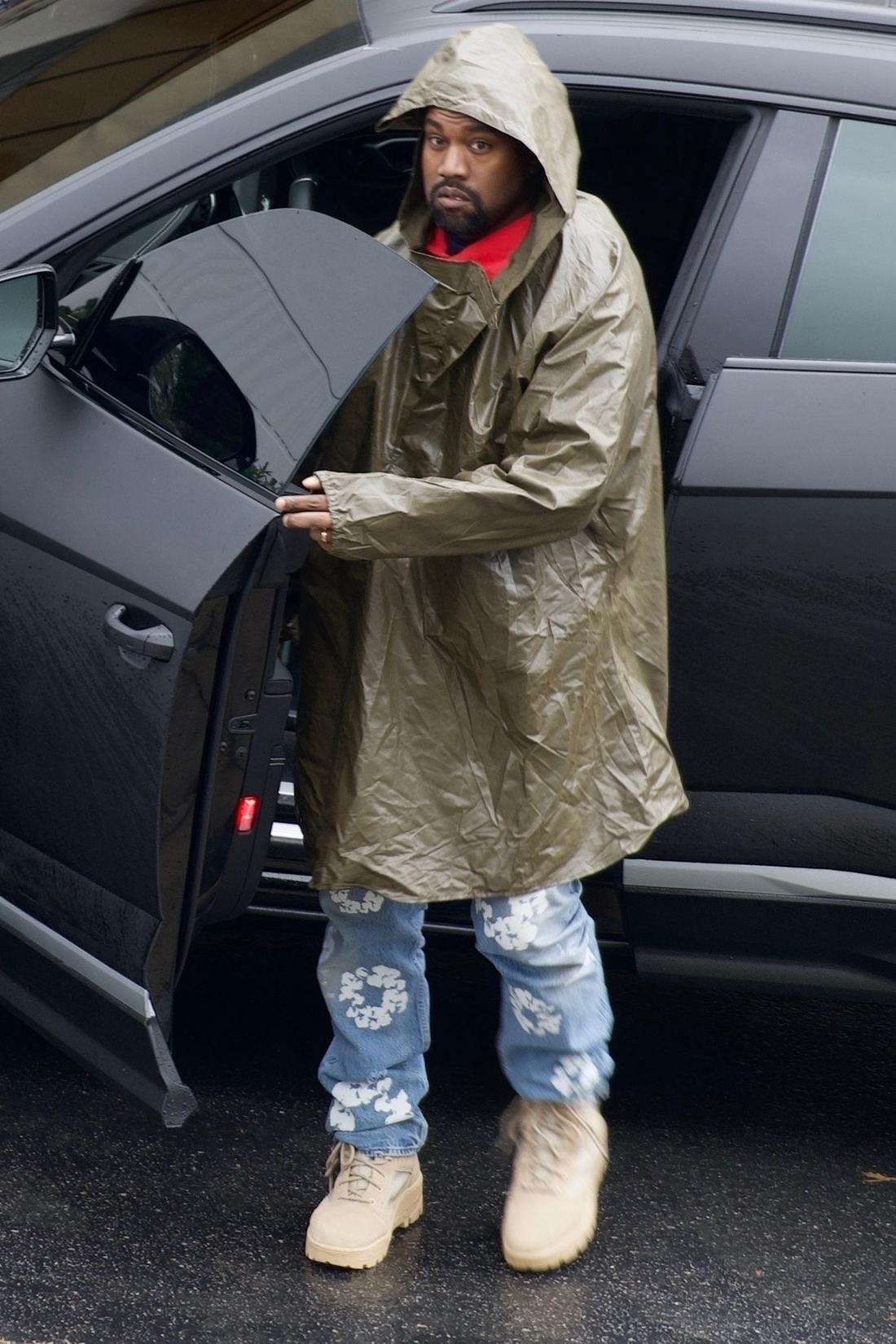 Kanye West przyłapany przez fotoreporterów. 