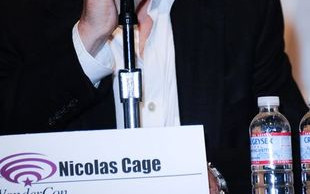 Co Nicholas Cage zrobił z włosami? (FOTO)