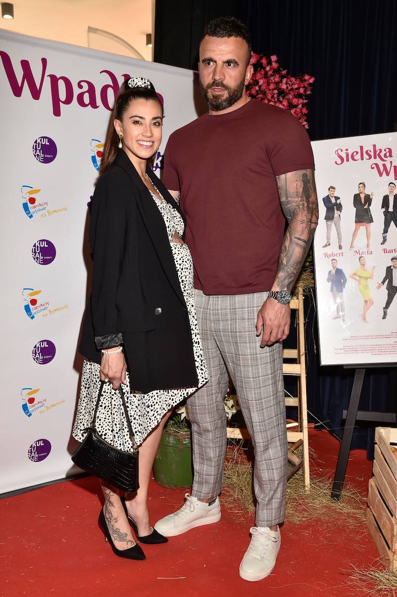 Maja Hyży na salonach z przystojnym partnerem i ogromnym brzuszkiem (ZDJĘCIA)