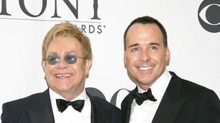 Elton John chce adoptować, ale Ukraina nie odda dziecka