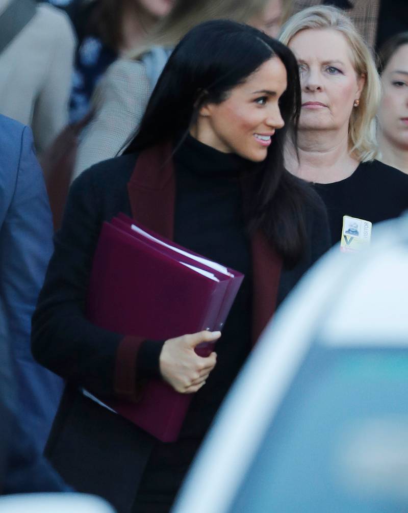 Najnowsze zdjęcia Meghan Markle! Zobaczcie, jak ukrywa CIĄŻOWY brzuszek!