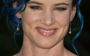 Kto pojawił sie na premierze z niebieskimi włosami? (FOTO)