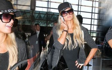 Paris Hilton w podróży (FOTO)