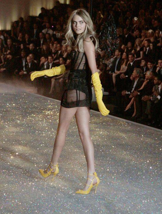 22 stylizacje z okazji 22. urodzin Cary Delevingne