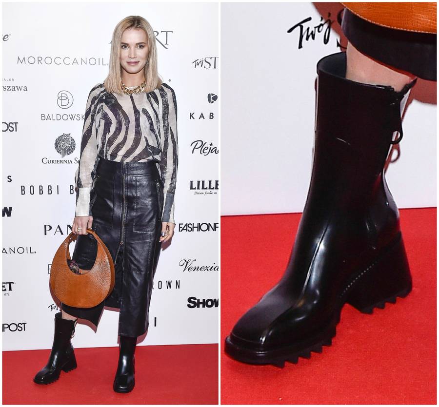 Maffashion w ciężkich, motocyklowych butach na ściance.