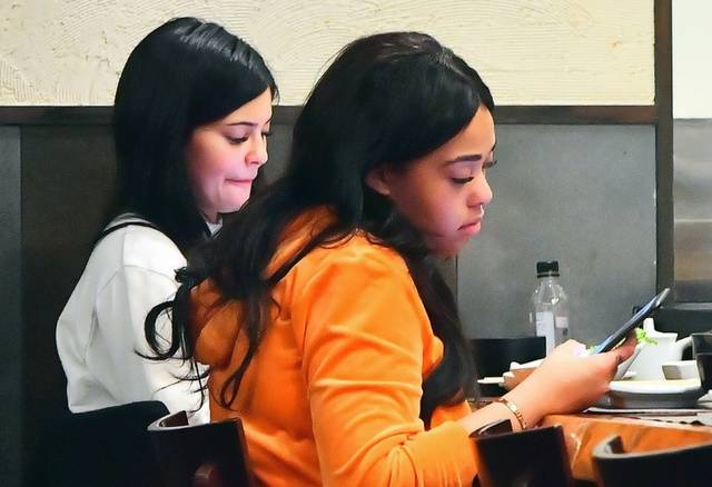 Co się dzieje z ustami Kylie?! Na temat jej wielkich warg wypowiedział się EKSPERT