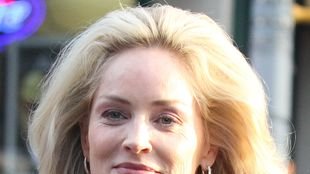 Te piersi wciąż nie potrzebują stanika (FOTO)