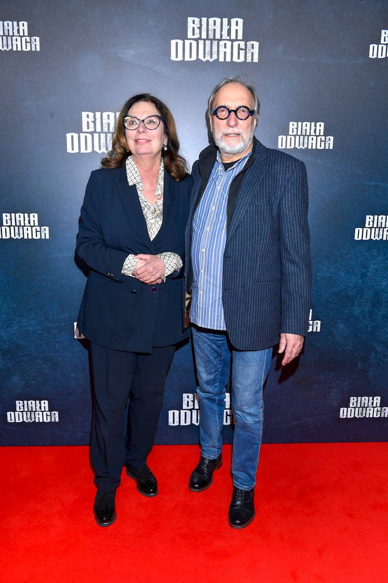 Zlot aktorów na premierze filmu “Biała odwaga”. Marcin Bosak z nową partnerką, Wiktor Zborowski z żoną, Olga Bołądź