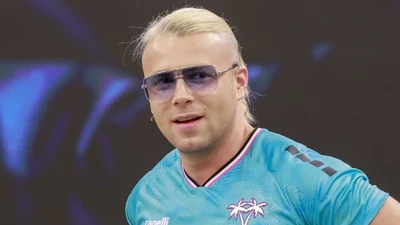 Tajemnicza kobieta u boku Skolima. Artysta w końcu odniósł się do plotek