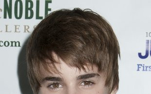 Justin Bieber wydoroślał? (FOTO)