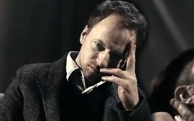 Stuhr, biust i łzy w nowym klipie Pati Sokół – Neverland