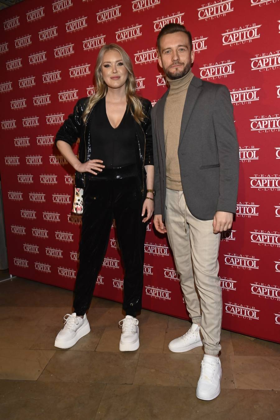 Premiera spektaklu. Anna Popek w czerwieni, dawno niewidziana Joanna Brodzik, Daria Widawska…