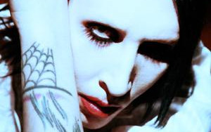 Manson ma gest dla Rachel