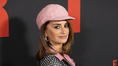49-letnia Penélope Cruz zachwyciła na imprezie “Ferrari”. Wygląda 10 lat młodziej!