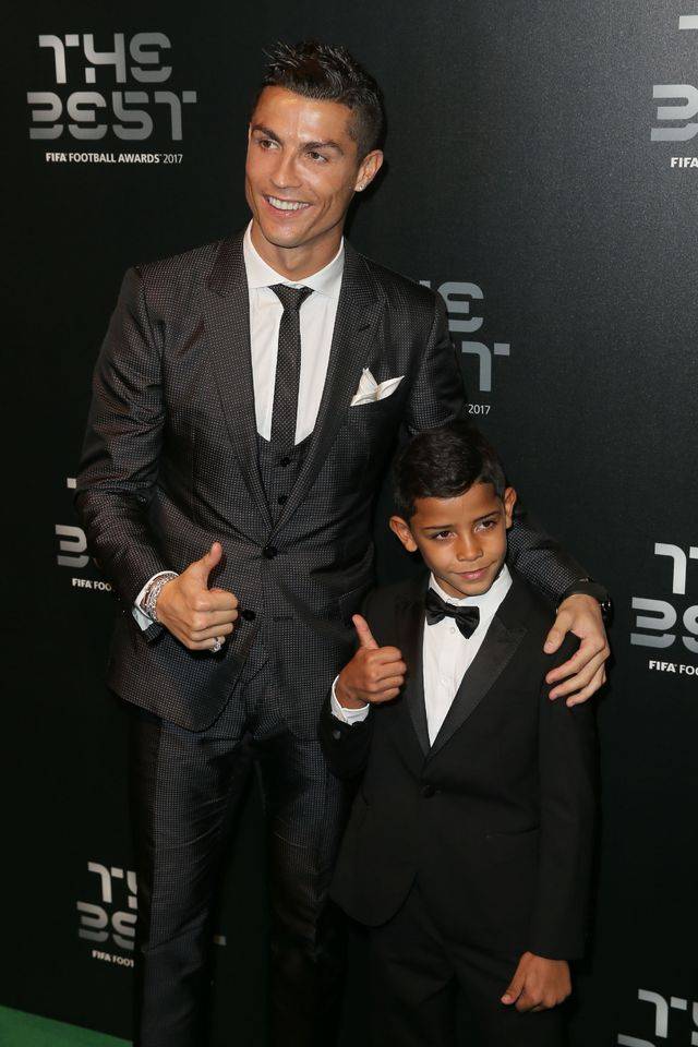 Georgina Rodriguez z Cristiano Ronaldo – najlepszym piłkarzem FIFA (ZDJĘCIA)