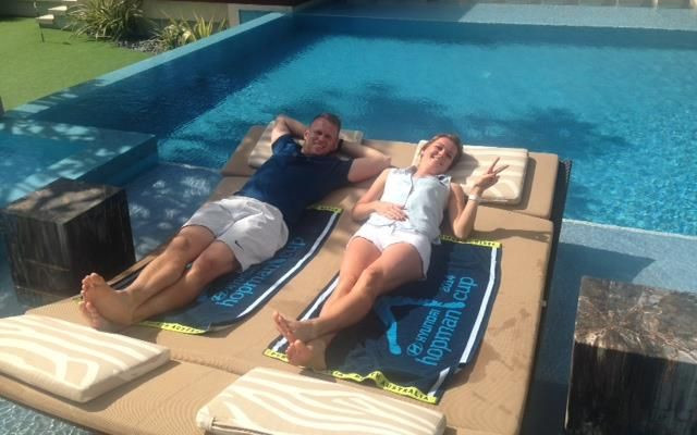 Agnieszka Radwańska i Grzegorz Panfil – relaks na basenie