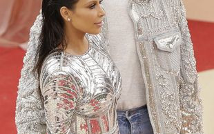 Kim Kardashian i Kanye West na gali MET – kto ma gorszy makijaż?