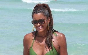 Claudia Jordan na wakacjach (FOTO)