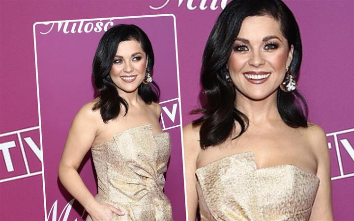 Kasia Cichopek jak świąteczny prezent na 25-leciu “M jak miłość”. Tylko spójrzcie na te spodnie!