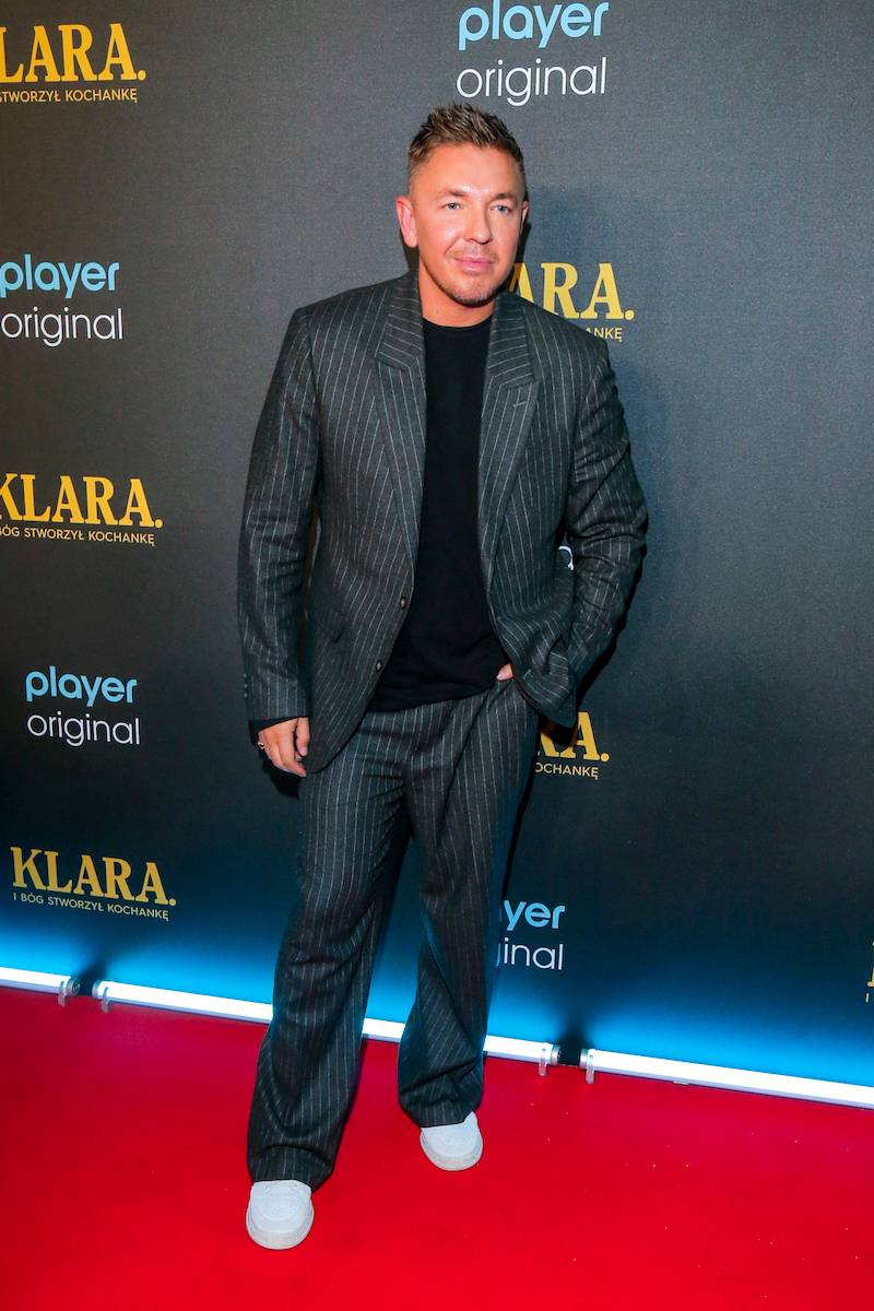 Gwiazdy serialu “KLARA”: Izabela Kuna pozuje z mężem na ściance, Gorczyca i Czeczot nie byli gorsi