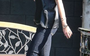 Miley Cyrus z mamą w drodze do studia nagrań (FOTO)