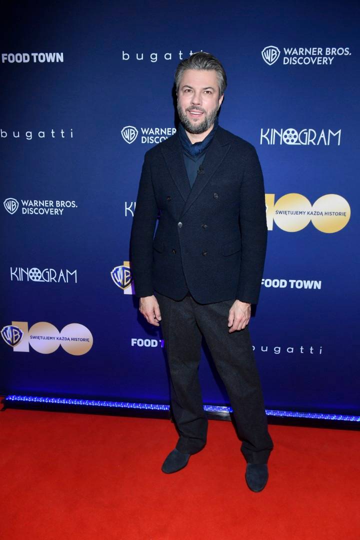 100-lecie Warner Bros. Discovery: Radosna Julia Wieniawa z popcornem, czarnowłosa Anna Maria Sieklucka, Małgorzata Foremniak