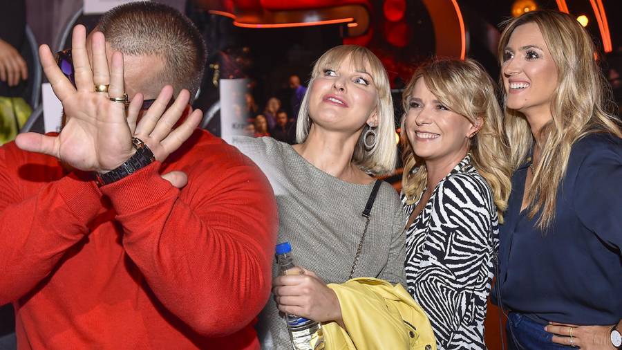 Plejada gwiazd z okazji 100 odcinka Tańca z Gwiazdami. Zamyślona Little Monster wspiera w studiu Damiana Kordasa