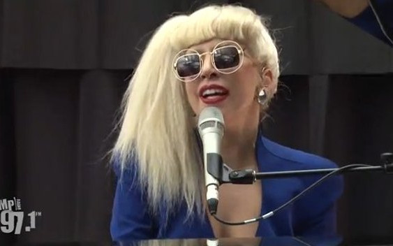 Czy Lady Gaga da sobie radę bez wsparcia chórków i tancerzy?