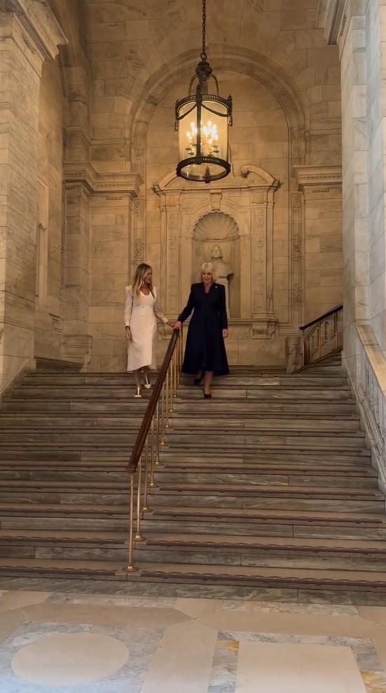 Kamila i Sarah Jessica Parker w publicznej bibliotece Nowego Jorku, fot. Instagram