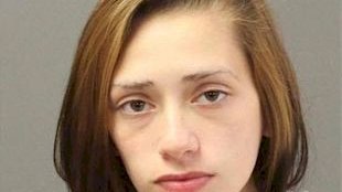 16-latka ZABIŁA swoje dziecko i za karę musi… SKASOWAĆ Facebooka