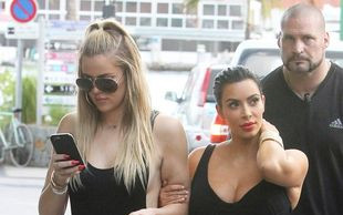 Khloe Kardashian przerywa milczenie w sprawie napaści na Kim!