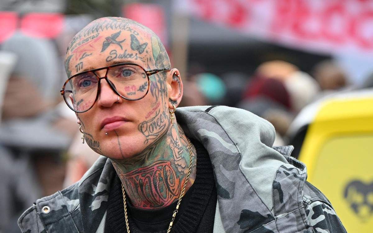 Stifler w złocie na Color Party. Zmienił fryzurę i upodobnił się do znanej artystki