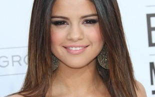 Selena Gomez – okładka niczym z lat 20. (FOTO)