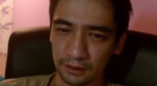 Popełnił SAMOBÓJSTWO na wizji! Śmiertelnie ugryzł go wąż (VIDEO)