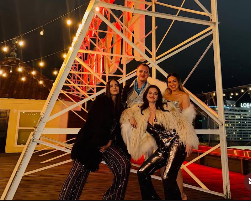 Selena Gomez świętuje 33. urodziny! Na hucznej imprezie bawili się jej narzeczony i Taylor Swift (FOTO)
