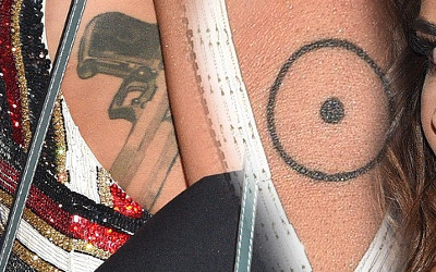 Natalia Siwiec wybrała szałową kreację – tatuaże na widoku (FOTO)