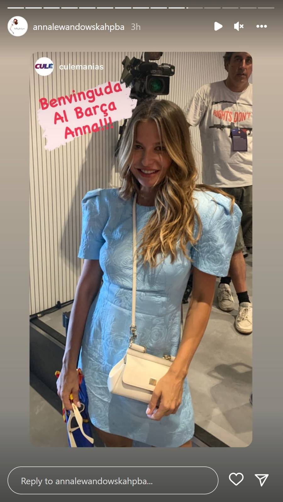 Odstrzelona Anna Lewandowska w stylizacji za 12 tys. złotych wspiera Roberta podczas jego prezentacji w FC Barcelona