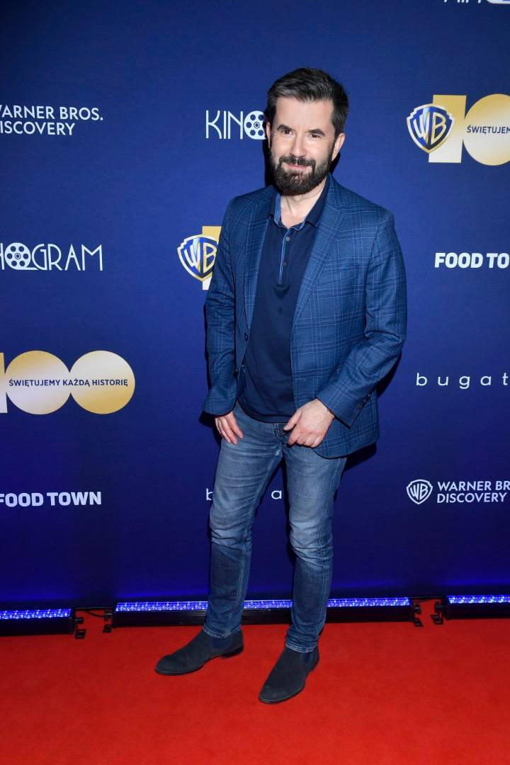 100-lecie Warner Bros. Discovery: Radosna Julia Wieniawa z popcornem, czarnowłosa Anna Maria Sieklucka, Małgorzata Foremniak