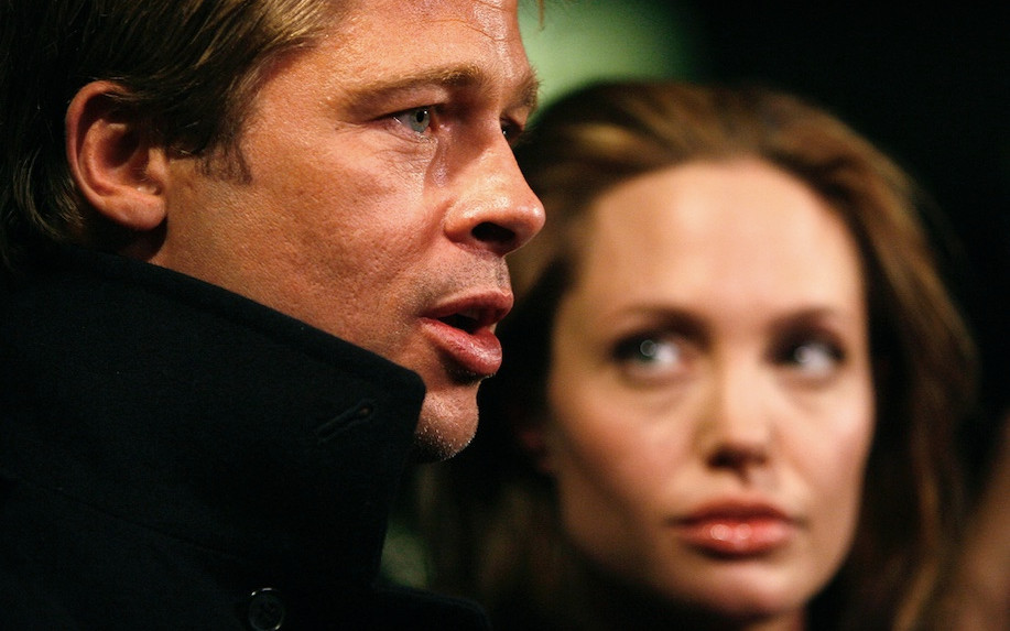 Brad Pitt chciał, żeby Angelina Jolie „zobowiązała się umową” do milczenia