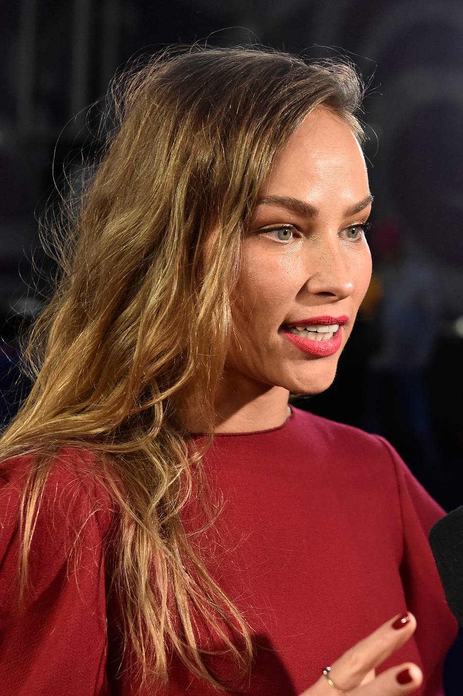 Weronika Książkiewicz w szykownej kreacji na premierze! Wygląda bardzo szczupło