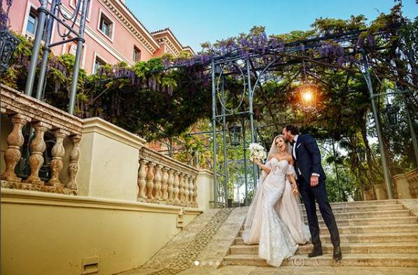 Doda w sukni ślubnej! Magiczna sesja zdjęciowa ze ślubu