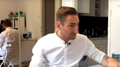 Osi Ugonoh topless w wannie Jakóbiaka (VIDEO)